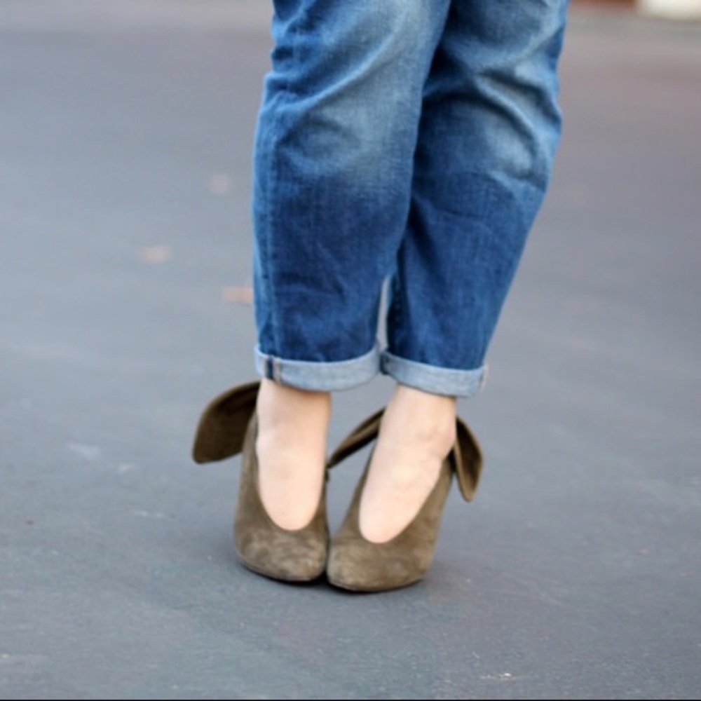 Carven Olive Green Suede Slingback With Bow - Picture 8 of 8